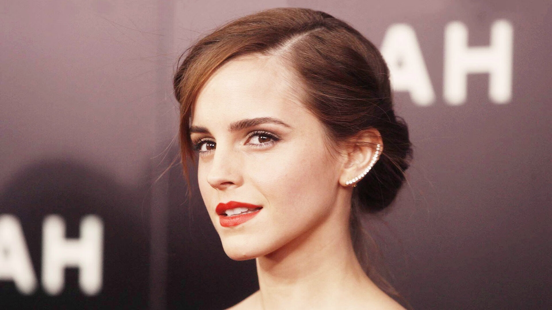 自由泳中程比利时节奏明快，自由泳业务选手速度