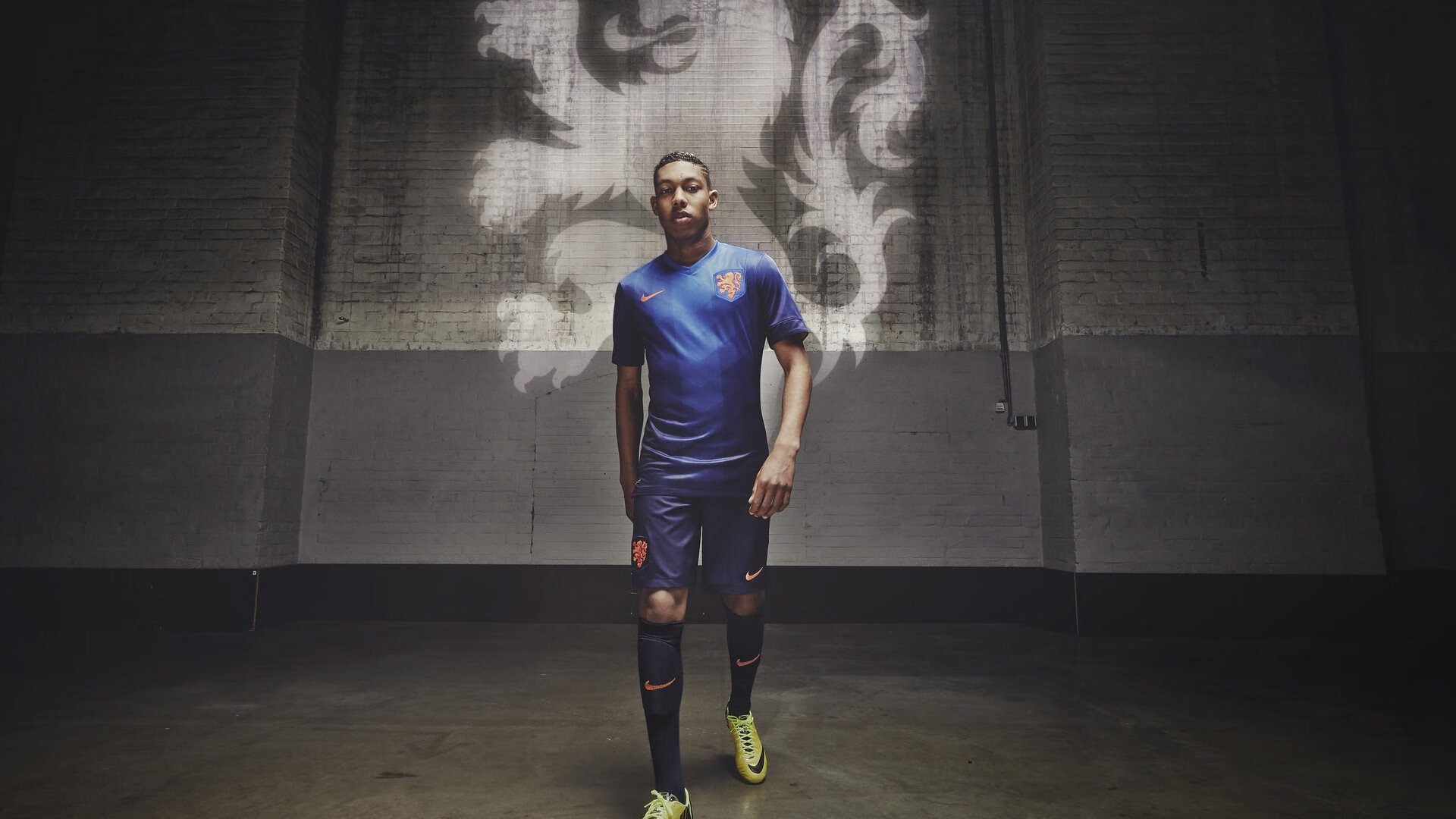 “逆境逆转：球队在危机中的神奇表现”，逆境概念