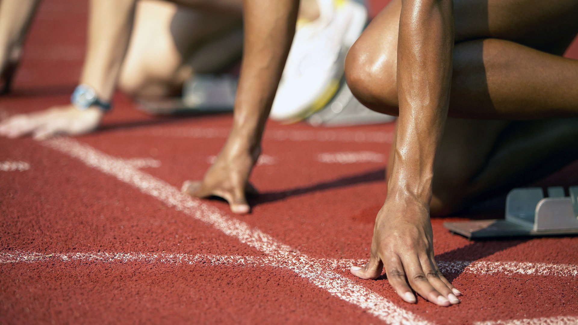 乐鱼体育网址-明星专访：球场外的明星生活揭秘，明星踢球