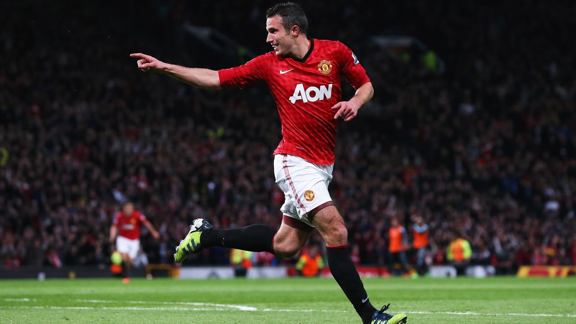 逆境中追梦：球队如何逆袭夺冠之路？，足球逆袭球员